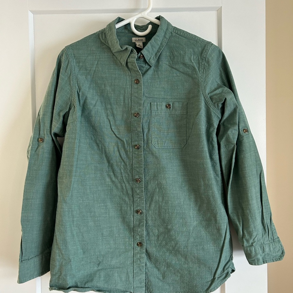 Green Long Sleeve L.L.Bean Women’s Cotton Shirt with Roll Up Sleeves
